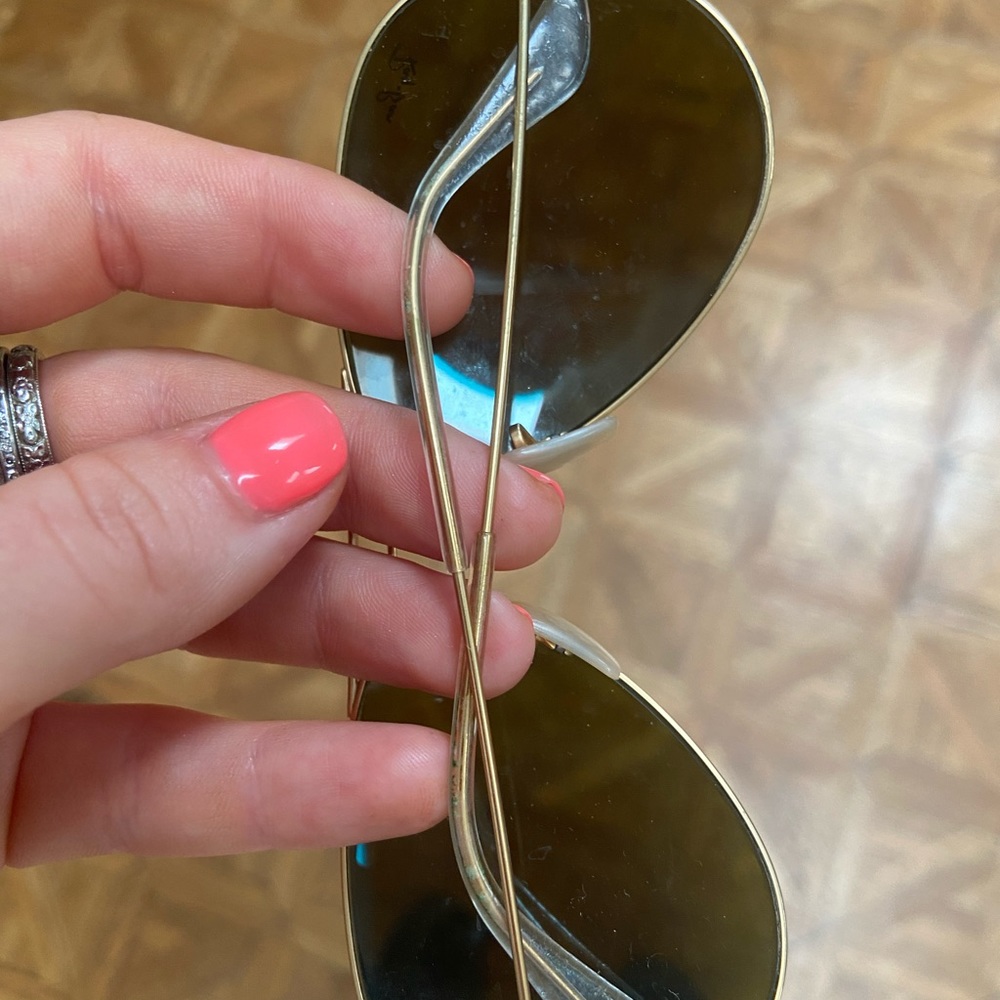 Ray Ban Aviators - Picture 2 of 5